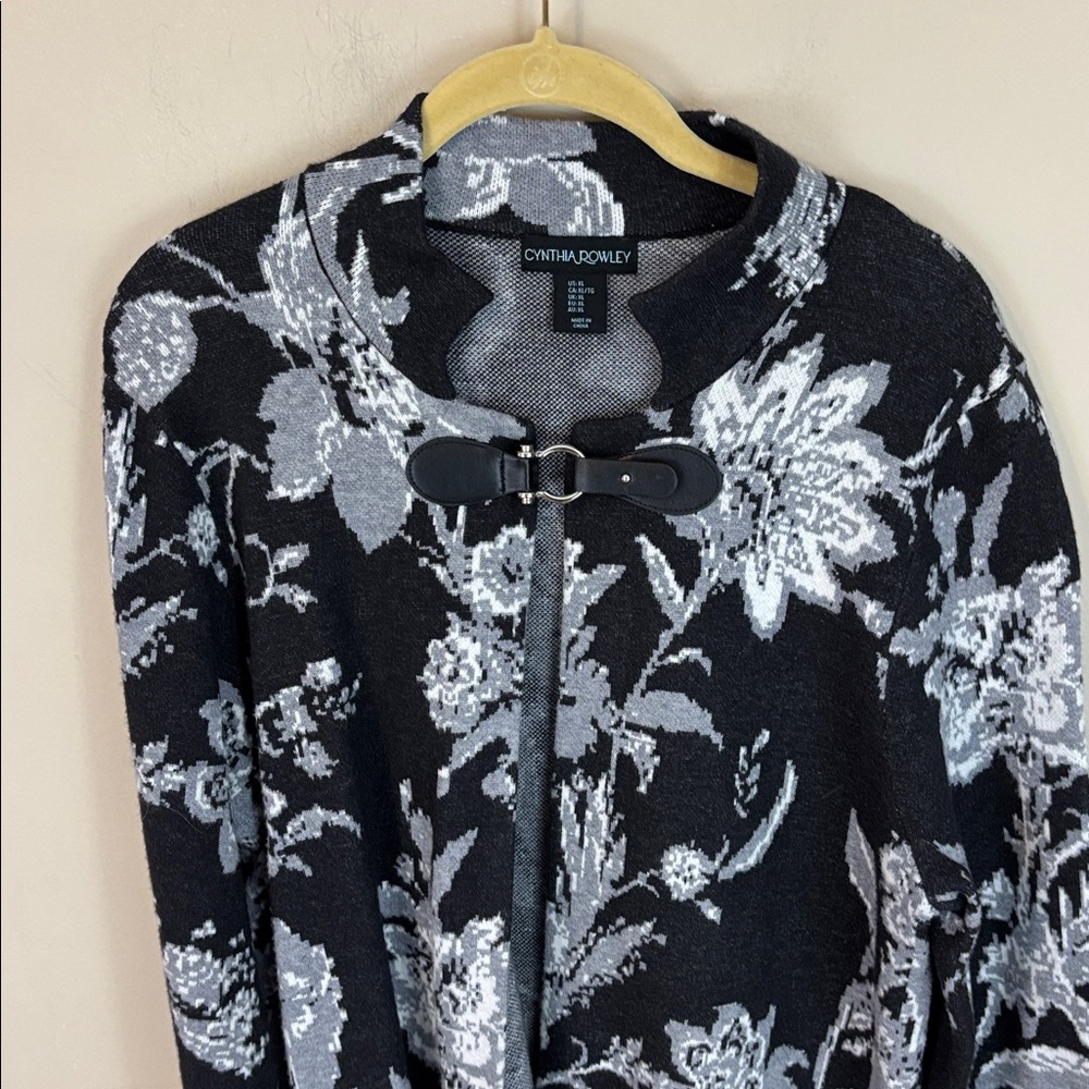 Cynthia Rowley Charcoal and Light Gray Floral Knit Cardigan Duster XL - Picture 3 of 12